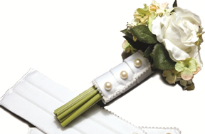 [A-016238] Boeket Snap Wrap Satijn Parels Crystal per stuk 